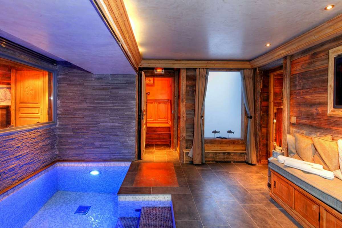 Chalet-and-Cabin-Chalet-StChristophe-Courchevel-Chalets-and-Apartments