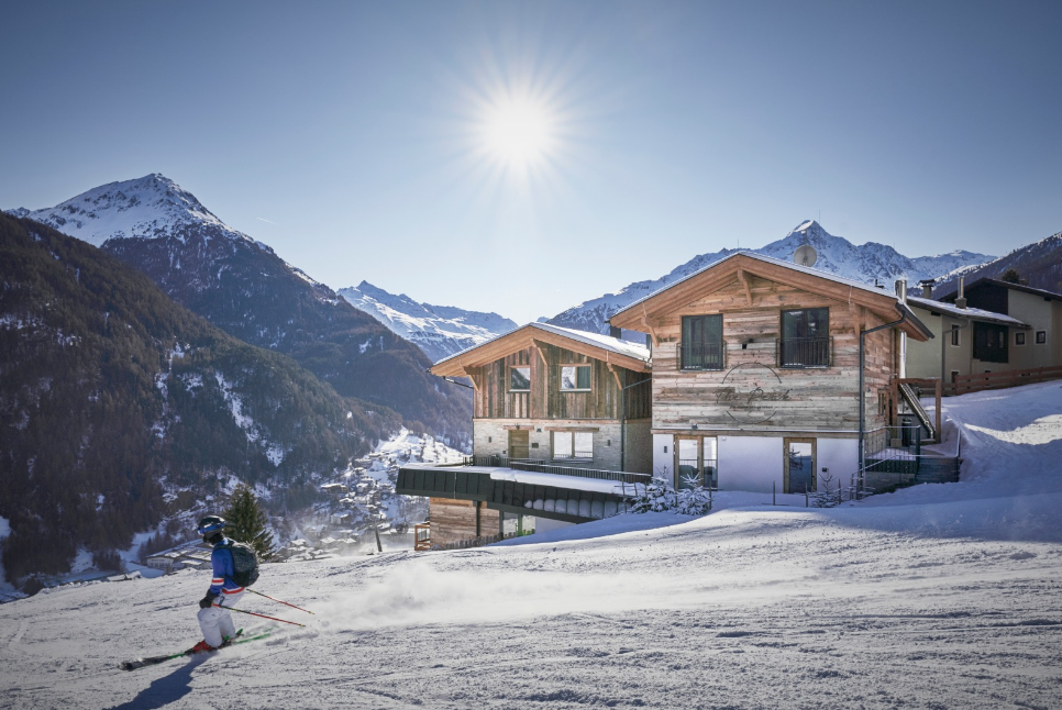 What is a ski in ski out hotel? 